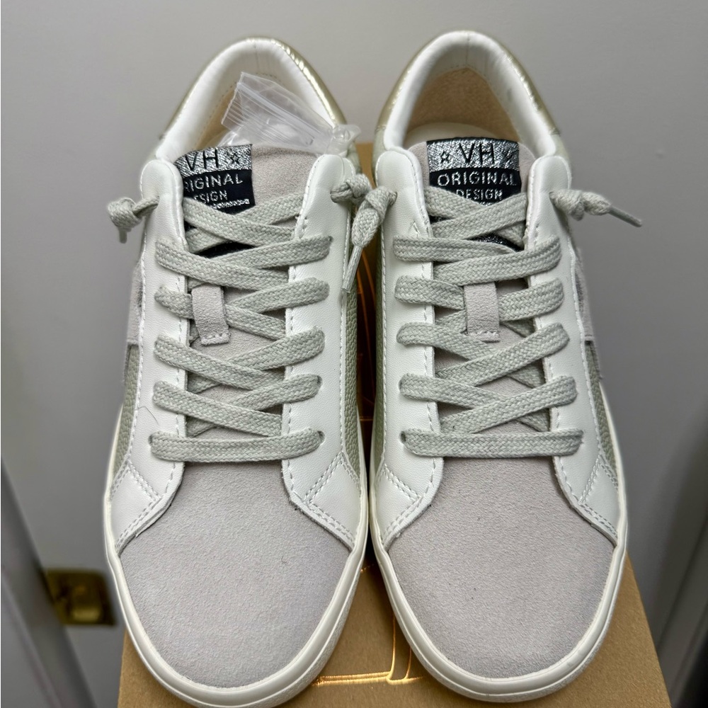 Vintage Havana White and Gray Sneakers